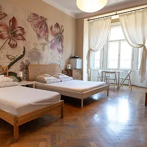 Хостел Trzy Kafki Private, Краков